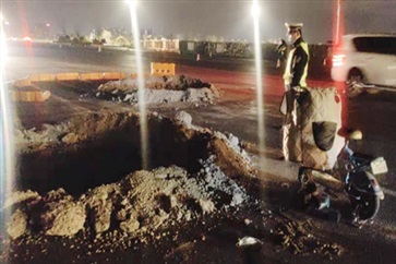 【遠通正能量】大爺深夜墜坑，遠通小伙熱心救人！